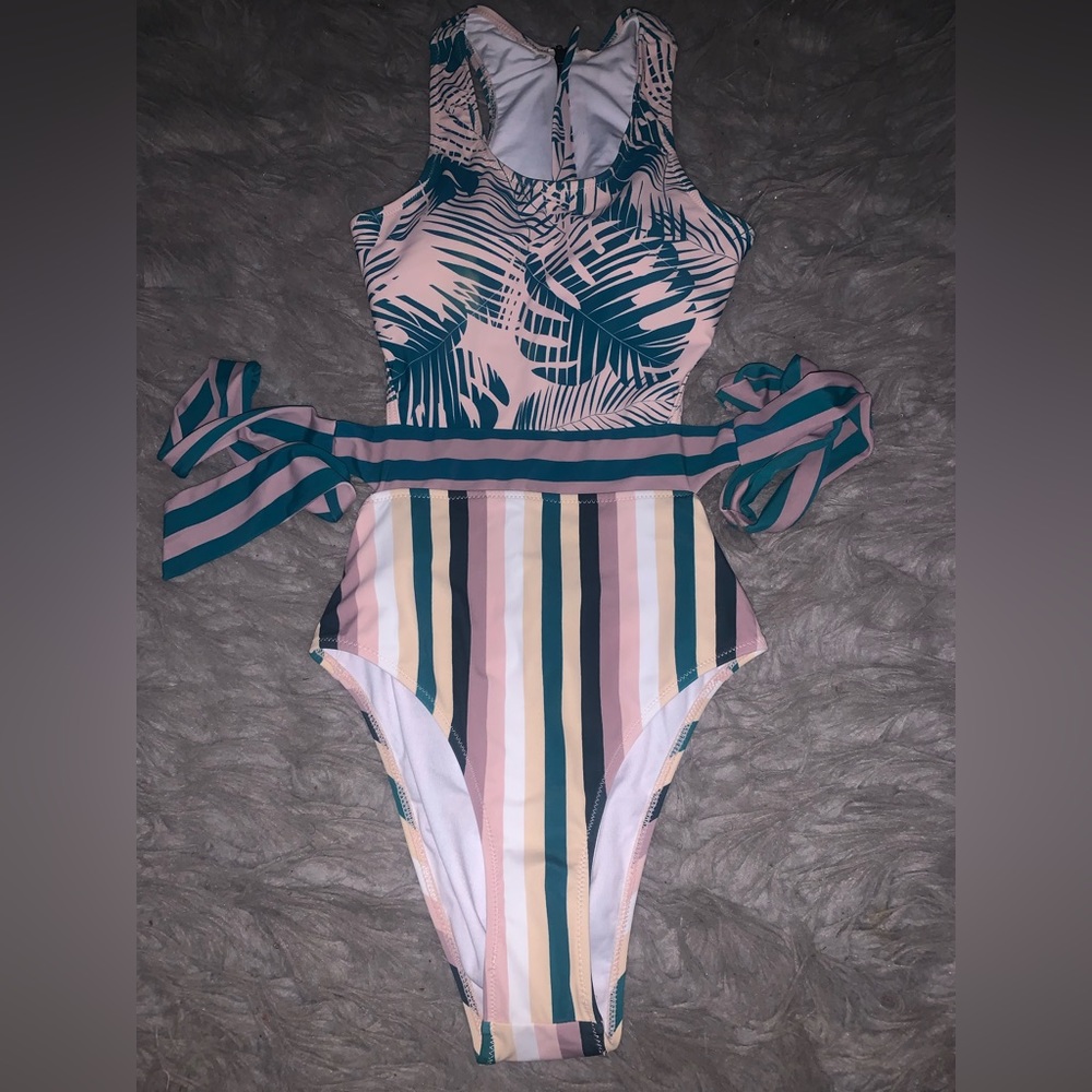 One piece cupshe bathing suit